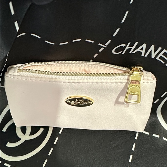 Coach Women's Light Pink Cosmetic Case - Picture 2 of 8